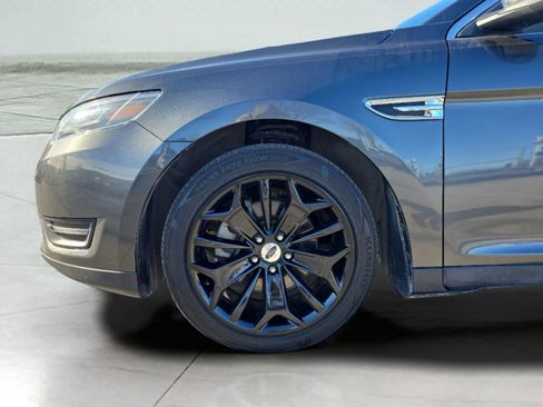 Used 2019 Ford Taurus Limited image 9