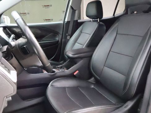 Used 2024 GMC Terrain SLT image 38