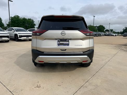 Used 2023 Nissan Rogue Platinum FWD image 7