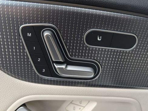 Used 2022 Mercedes-Benz GLB 250 image 14