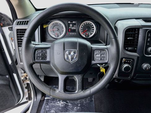 Used 2018 RAM 1500 Express RWD image 11