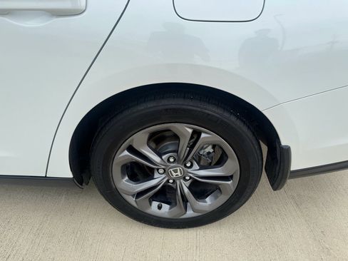 Certified 2023 Honda Accord EX image 28