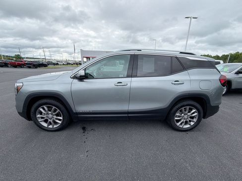 Used 2024 GMC Terrain SLT w/ Tech Package AWD/4WD image 5