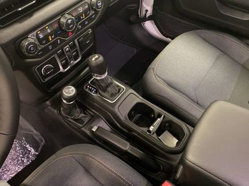 Used 2026 Jeep Wrangler Unlimited Sport AWD/4WD image 13