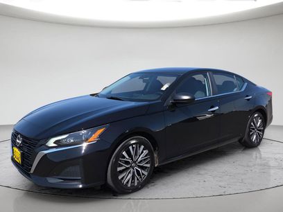 Used 2025 Nissan Altima 2.5 SV
