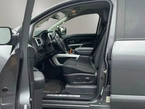 Used 2019 Nissan Titan SV w/ SV Convenience Package AWD/4WD image 25