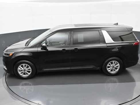 Used 2023 Kia Carnival LX FWD image 37