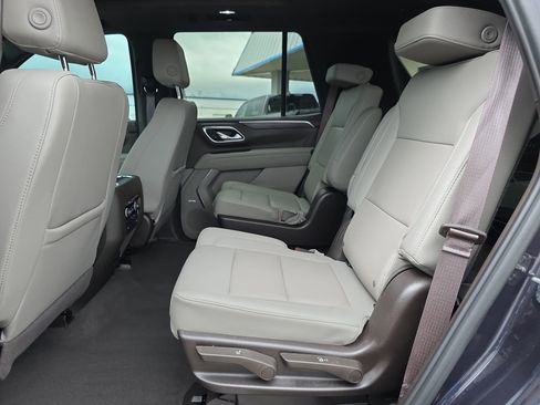 Used 2024 Chevrolet Tahoe LT w/ LT Signature Package AWD/4WD image 11