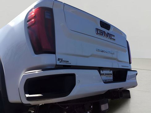 Used 2024 GMC Sierra 3500 Denali image 10