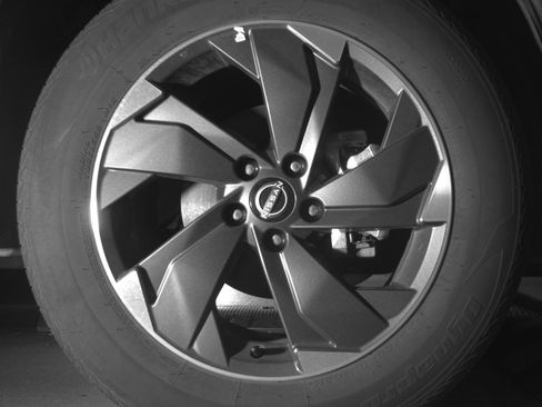 Used 2025 Nissan Rogue SV image 13