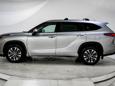 Used 2021 Toyota Highlander XLE image 5