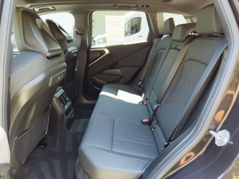 Used 2025 BMW X3 xDrive30i w/ Convenience Package image 21