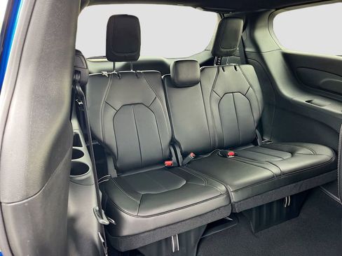 New 2026 Chrysler Pacifica Select image 26