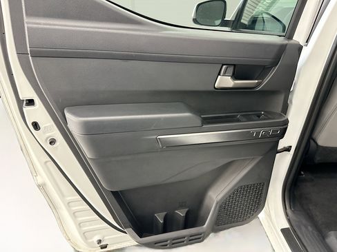 Used 2025 Toyota Tacoma TRD Off-Road image 27