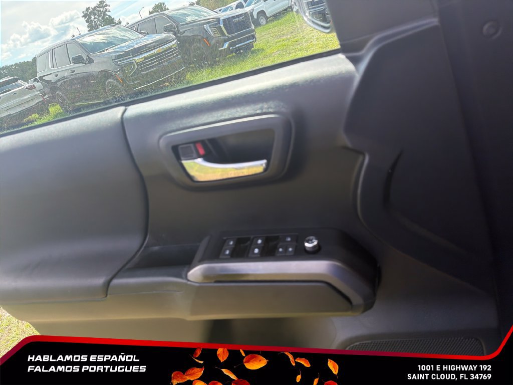 Used 2017 Toyota Tacoma TRD Sport w/ Tow Package RWD image 13