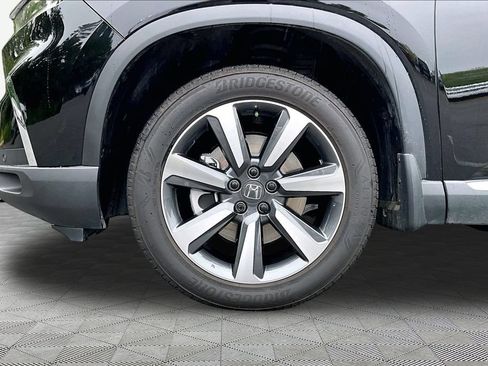 Used 2025 Honda Pilot Elite image 25