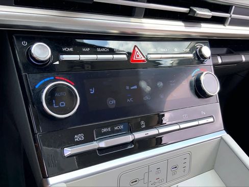 Used 2024 Hyundai Santa Fe SEL FWD image 30