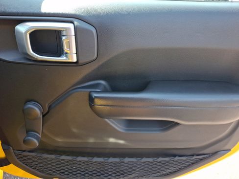 Used 2019 Jeep Wrangler Unlimited Sport image 10