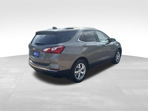 Used 2018 Chevrolet Equinox LT w/ Sun & Infotainment Package AWD/4WD image 6