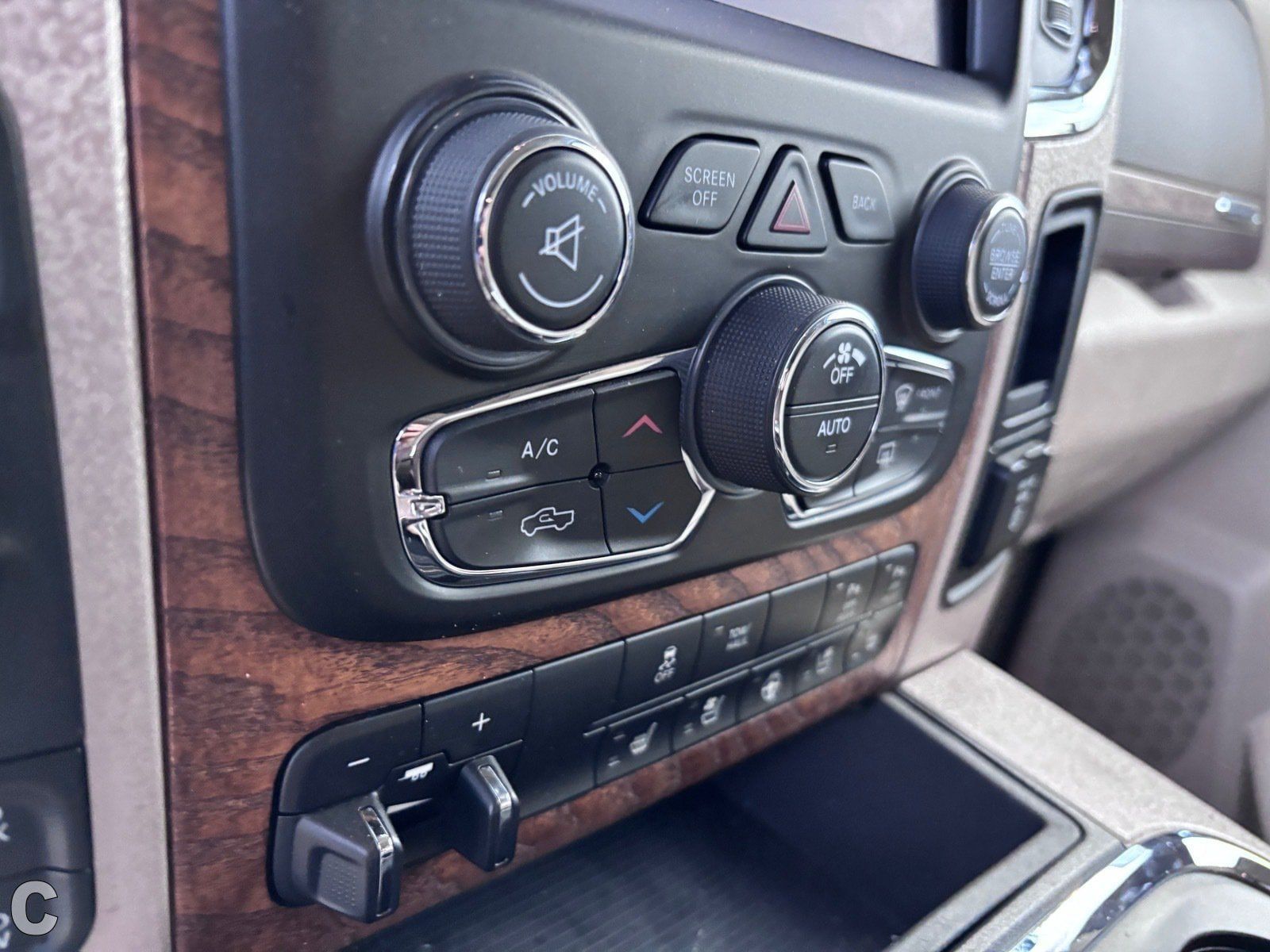 Used 2018 RAM 1500 Laramie Longhorn w/ Longhorn Southfork Package AWD/4WD image 22