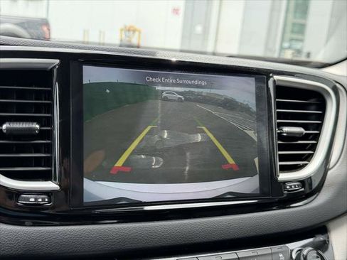 Used 2023 Chrysler Pacifica Touring-L FWD image 30