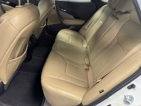Used 2013 Hyundai Azera w/ Technology Pkg FWD image 16