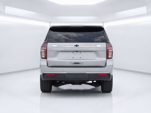Used 2023 Chevrolet Suburban LS RWD image 4