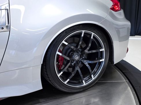 Used 2017 Nissan 370Z NISMO RWD image 37