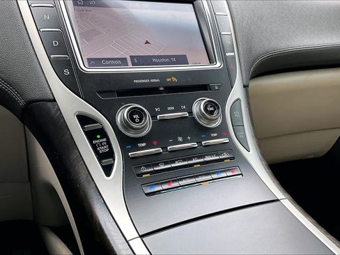 Used 2019 Lincoln Nautilus Reserve FWD image 35