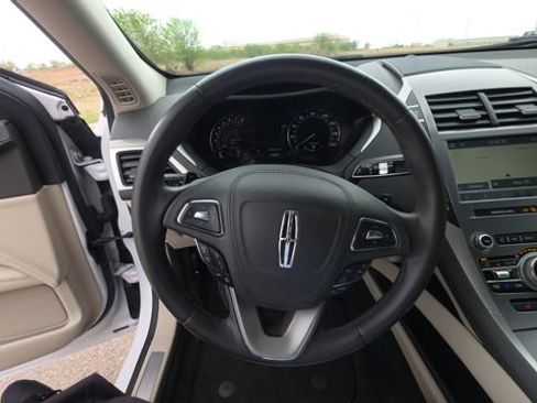 Used 2020 Lincoln MKZ w/ Convenience Package image 25