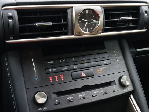 Used 2020 Lexus IS 300 w/ Premium Package image 23