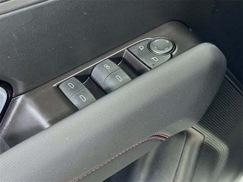 Used 2024 Chevrolet Colorado Z71 w/ Safety Package image 15