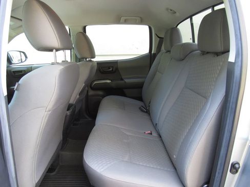 Certified 2022 Toyota Tacoma SR5 RWD image 18