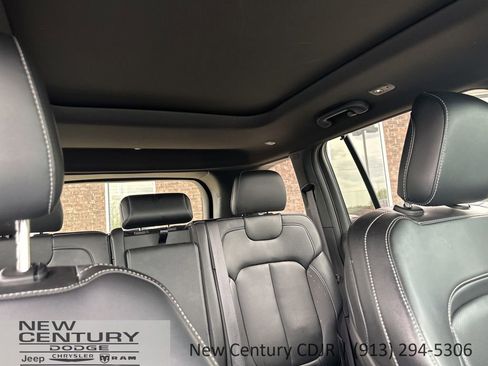 Used 2025 Jeep Grand Cherokee Limited w/ Luxury Tech Group II AWD/4WD image 23