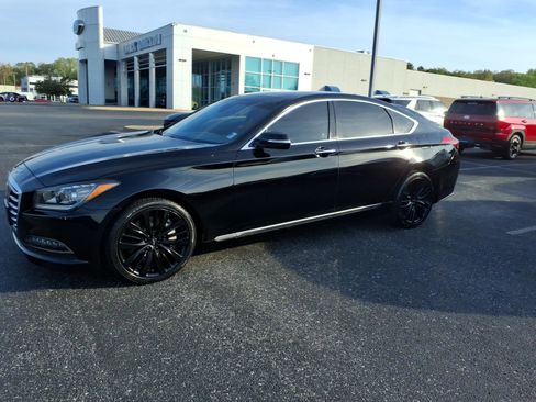 Used 2015 Hyundai Genesis 5.0 image 3