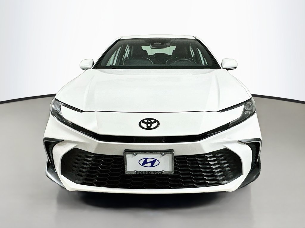 Used 2025 Toyota Camry SE w/ Convenience Package FWD image 2