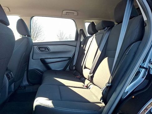 Used 2024 Nissan Rogue S image 10