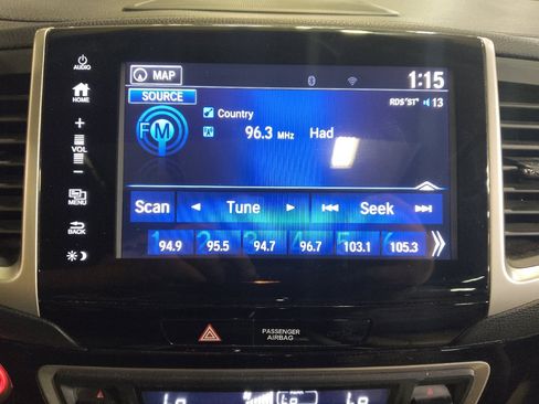 Used 2017 Honda Pilot Touring image 25