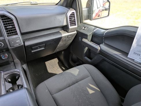 Used 2019 Ford F150 XLT w/ Equipment Group 302A Luxury AWD/4WD image 16