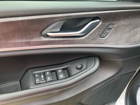 New 2025 Jeep Grand Cherokee Limited image 10