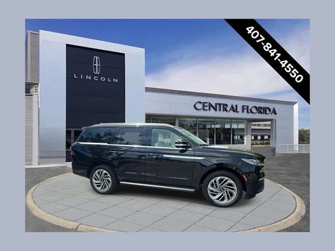 New 2027 Lincoln Navigator Premiere RWD image 1