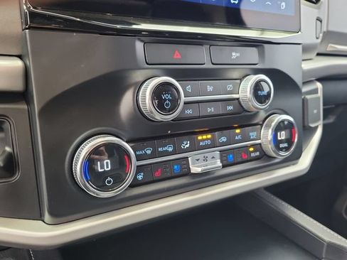 Used 2022 Ford Expedition XLT RWD image 29
