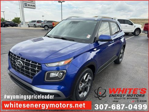 Used 2022 Hyundai Venue SEL FWD image 1