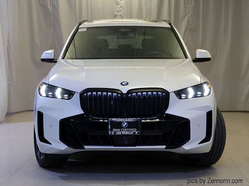 Certified 2025 BMW X5 xDrive40i w/ M Sport Package AWD/4WD image 5