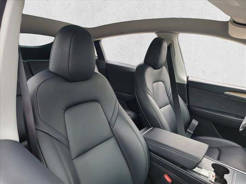 Used 2023 Tesla Model Y Long Range image 14