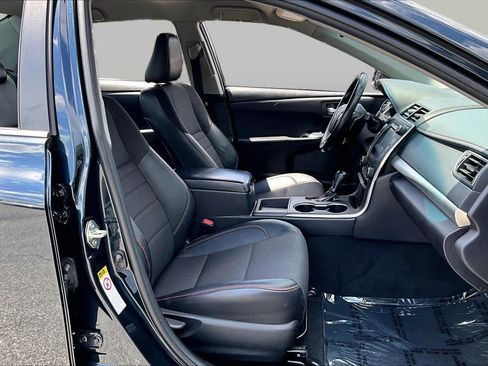 Used 2017 Toyota Camry SE FWD image 9