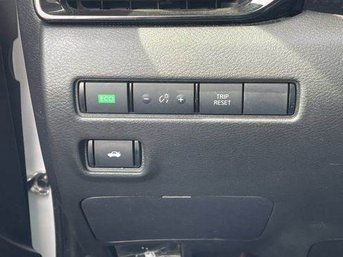 Used 2024 Nissan Sentra SV image 29