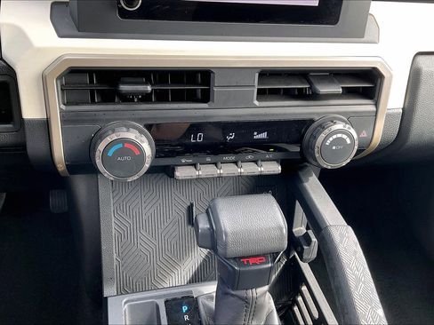 Used 2024 Toyota Tacoma TRD Off-Road image 16