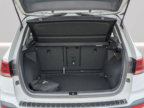 Certified 2023 Volkswagen Taos SE w/ Panoramic Sunroof Package FWD image 10