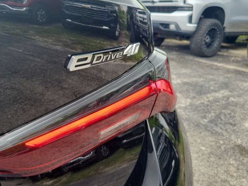Used 2024 BMW i4 eDrive40 RWD image 10